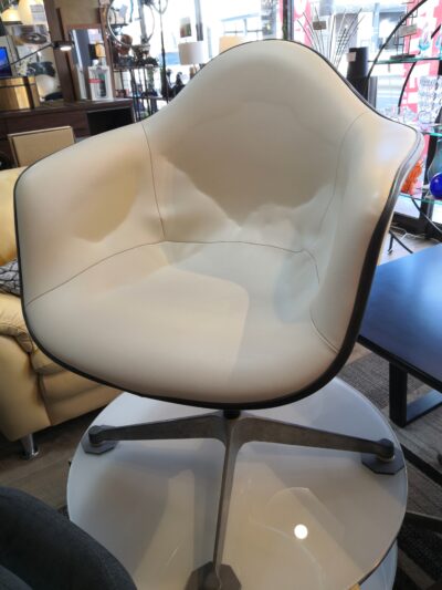  Herman Miller Shell Armchair 