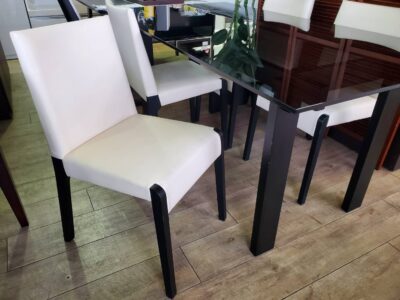 cassina ixc　カッシーナイクスシー.　食卓セット　食卓テーブル　チェア4脚　4人掛けダイニング　モダンスタイル　グレーガラス　スモークガラス　ガラス天板　ブルームダイニングテーブル　ジンジャーアームレスチェア　ginger　bloom　オススメ　オシャレ　カッコイイ　高級ダイニングセット