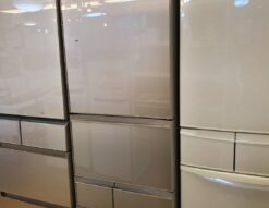 TOSHIBA　東芝　411L　5ドア　冷蔵庫　2021年製　高年式　新しい　右開き　ガラストップ　自動製氷　サテンゴールド　VEGETA　ベジータ　野菜室まんなか　まん中野菜室　タッチオープンドア　オススメ　おススメ