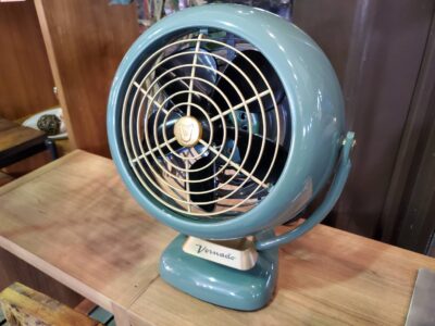 VORNADO　ボルネード　サーキュレーター　VFAN　VFAN-JP　扇風機　循環器　節電対策　アンティークグリーン　金属製　クラシック　アンティーク調　レトロ　レトロモダン　インダストリアル　メンズライク　男前　ヴィンテージ風　お洒落　おススメ　オシャレ　オススメ　カワイイ　カッコいい　可愛い