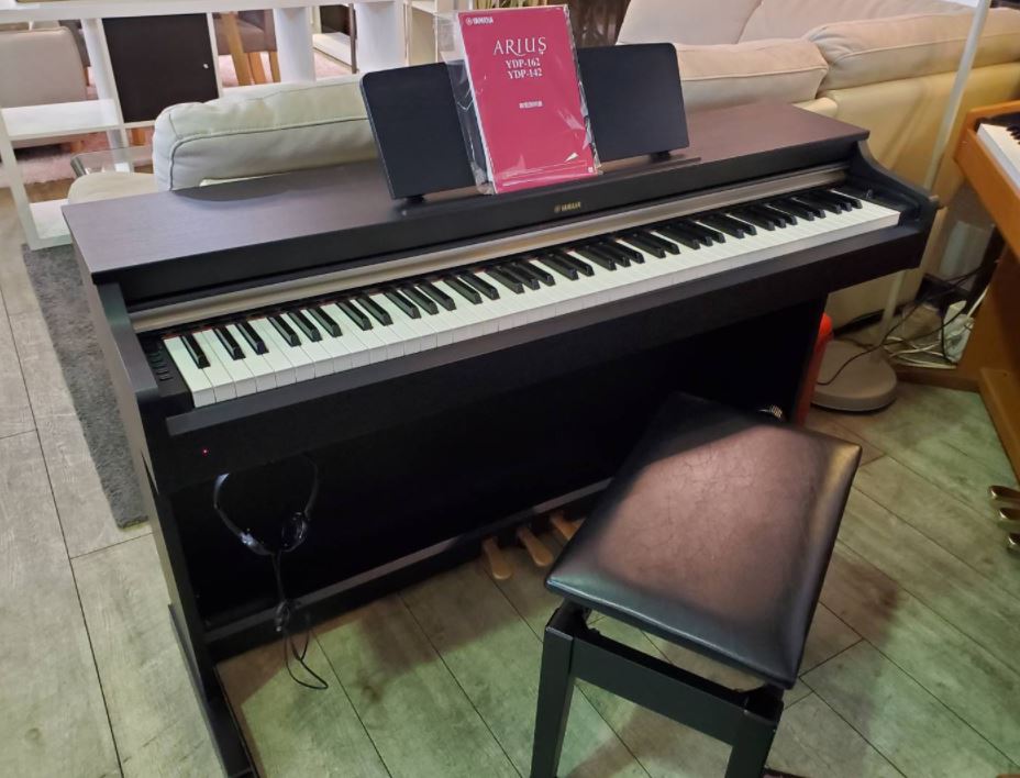 ☆YAMAHA ヤマハ 電子ピアノ ARIUS アリウス 高低自在椅子付 88鍵 ローズウッド調 デジタルピアノ 買取しました☆ | 愛知と岐阜のリサイクルショップ 再良市場 ☆YAMAHA ヤマハ 電子ピアノ ARIUS アリウス 高低自在椅子付 88鍵 ローズウッド調 デジタルピアノ 買取しました☆ | 愛知と岐阜のリサイクルショップ 再良市場