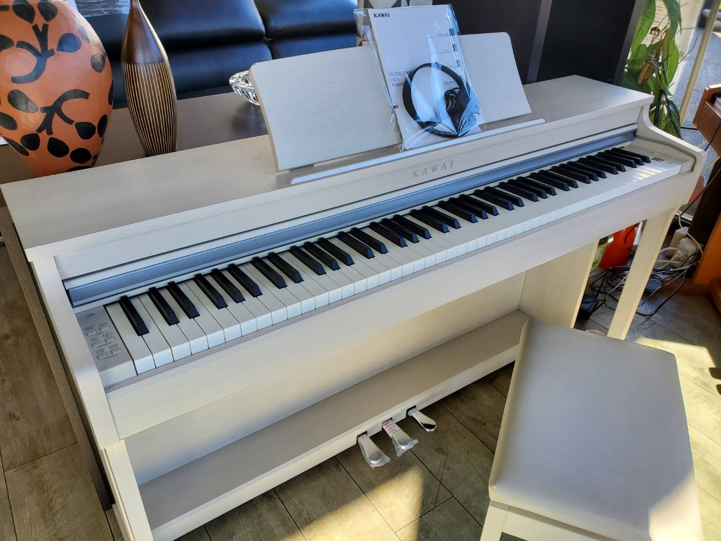 ☆KAWAI 河合楽器 電子ピアノ 2016年製 プレミアムホワイトメープル調 88鍵 椅子付 ヘッドフォン付 デジタルピアノ 買取しました☆