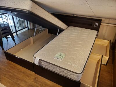 tokyo interior　東京インテリア家具　DREAM BED　ドリーム ベッド　キングサイズベッド　大型ベッド　ベッドフレーム　マットレス　コンセント　照明　宮付き　キレイ　オススメ　オシャレ　跳ね上げベッド　収納付きベッド