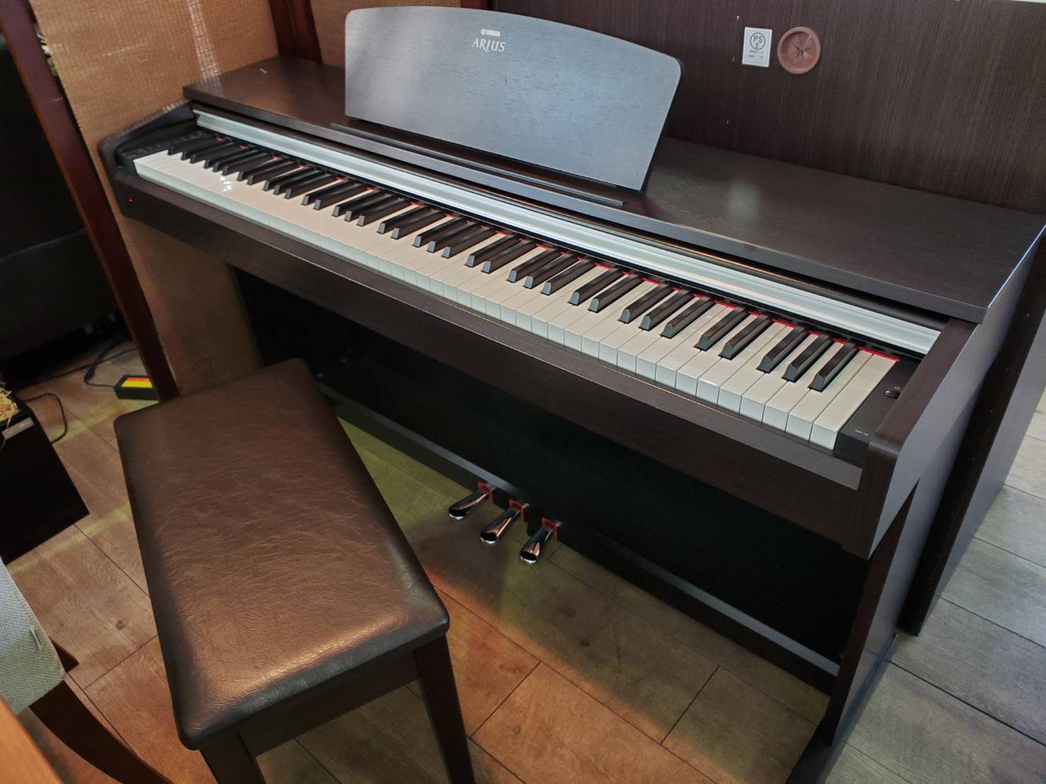 ☆YAMAHA ヤマハ ARIUS アリウス 電子ピアノ 椅子付き ヘッドフォン 