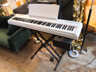 YAMAHA Electronic piano P-105