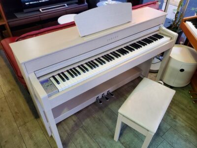 YAMAHA　ヤマハ　Clavinova　クラビノーバ　電子ピアノ　デジタルピアノ　2014年製　ホワイト系　木目調　白　イス付き　高低自在椅子付き　リサイクルショップ　再良市場　天白　名東　セール