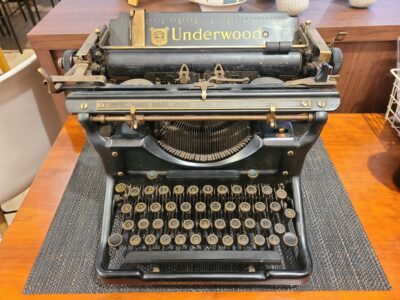 Underwood / アンダーウッド社製　アンティーク タイプライター　made in U.S.A　オブジェ　ヴィンテージ