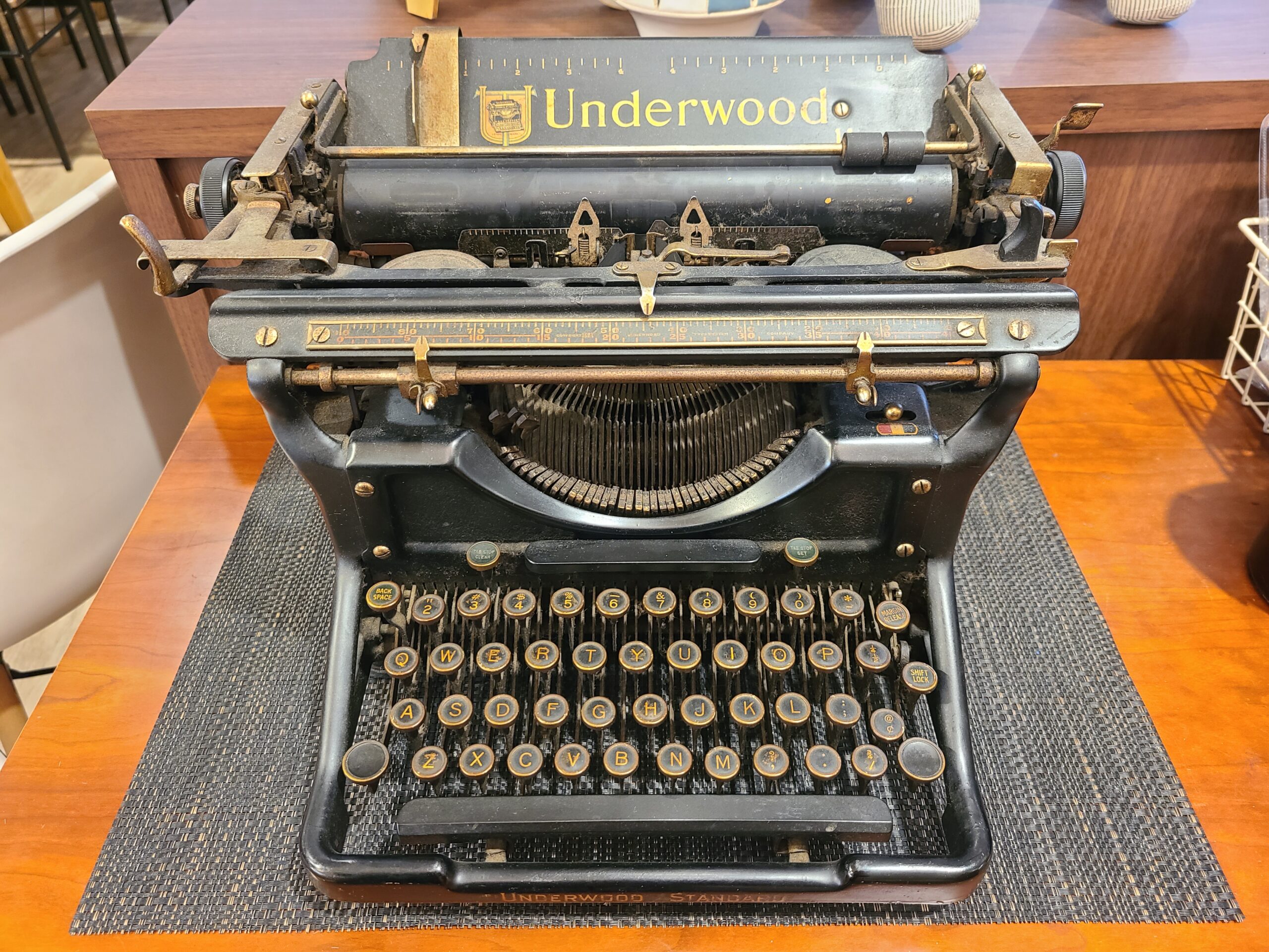 期間限定値下げ!　UNDERWOOD アンダーウッド アンティークタイプライター