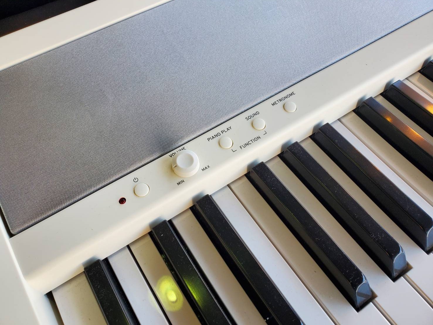 ☆KORG コルグ 電子ピアノ B1 2019年製 ホワイトカラー ペダル付き