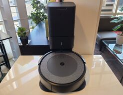iRobot / アイロボット　Roomba / ルンバ　i3+　ロボット掃除機　クリーンベース　2021年製　高年式