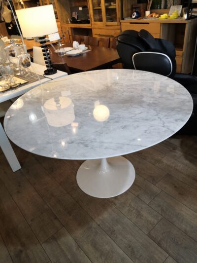 Saarinen Table Reproduct