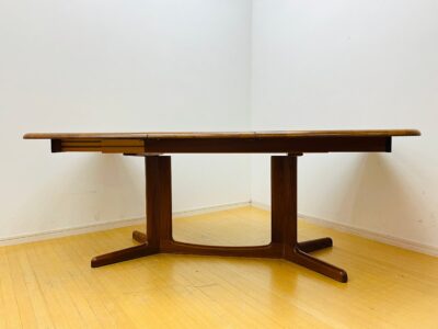 gudme Telescopic dining table 1