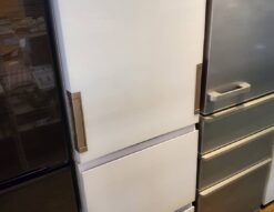 SHARP　シャープ　350L　3ドア　冷蔵庫　2021年製　高年式　新しい　ホワイト　ガラストップ　どっちもドア　両開き　プラズマクラスター　除菌　消臭　リサイクルショップ　再良市場　天白　名東　美品　オススメ