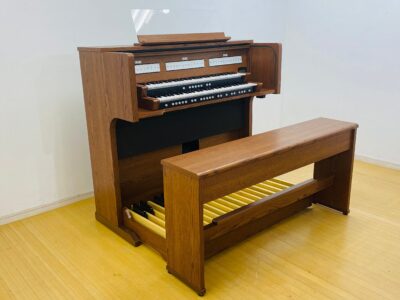 Roland organ 1