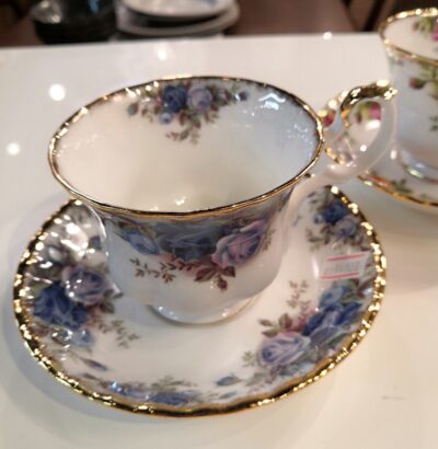Royal Albert Old country rose Cup and saucer 1