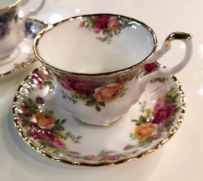 Royal Albert Old country rose Cup and saucer 2