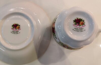 Royal Albert Old country rose Cup and saucer 3