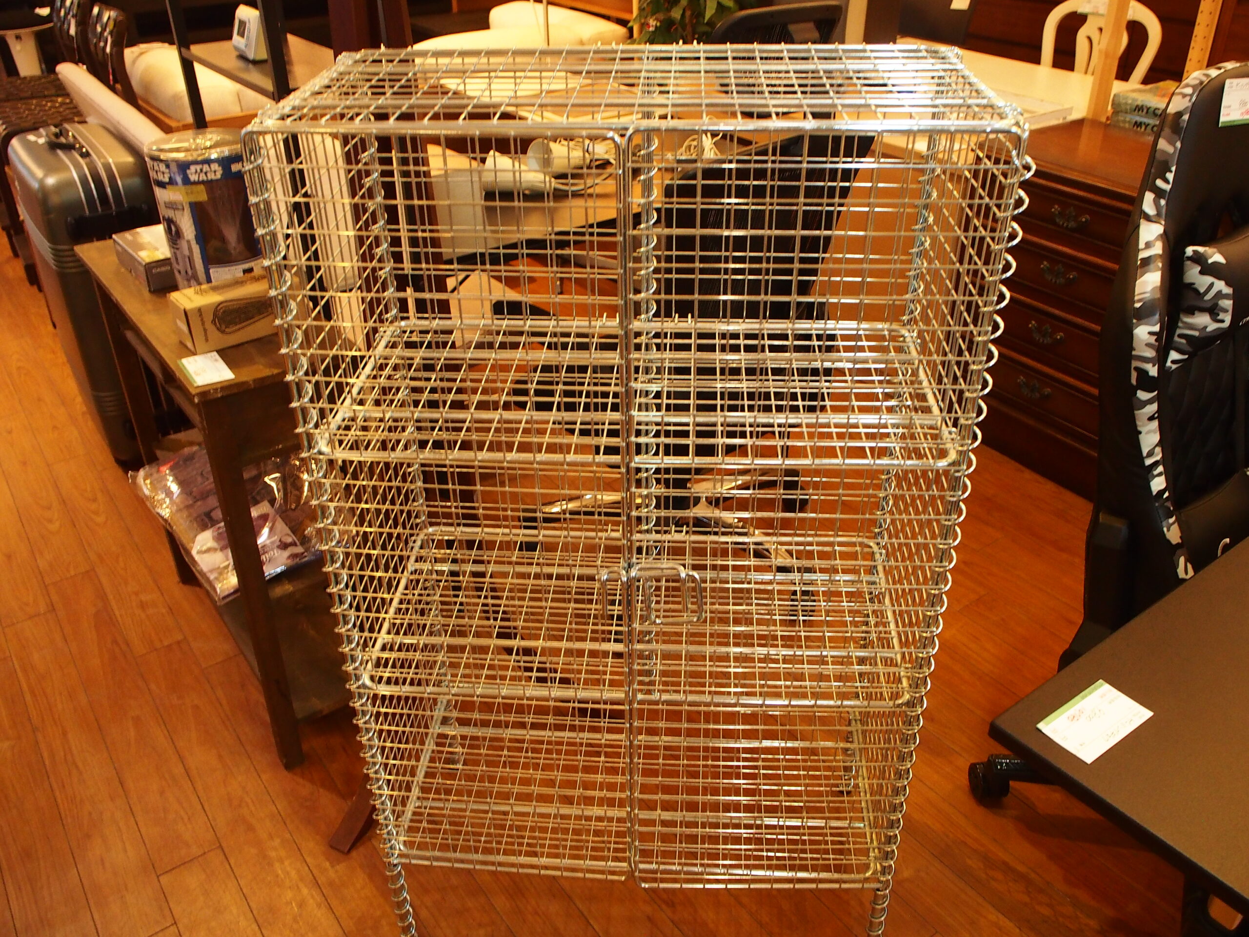 ✨展示品✨　モダンセンターテーブル ワイヤーメッシュ棚付き 中古品】 ワイヤーメッシュキャビネット 収納棚 ディスプレイ棚 買取