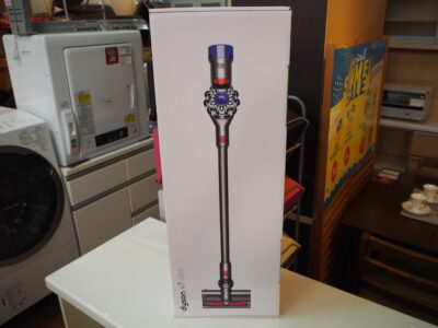 V7slim　コードレスクリーナー　dyson　SV11