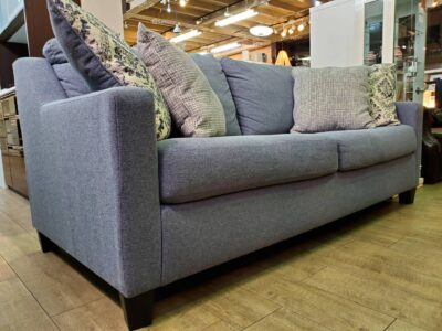 AshleyFurnitureHomestore　アシュレイファニチャー　3人掛けソファ　3人用ソファ　2.5人掛けソファ　ワイド2シーター　大型ソファ　大きい　クッション　ブルーカラー　リサイクル　最良市場　天白区　名東区　買取　出張買取　高価買取　販売　お値打ち　特価　1点物　1点モノ　早い者勝ち　おすすめ　オススメ　中古品　中古