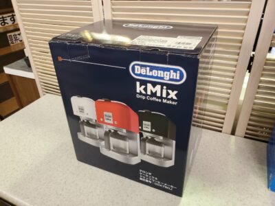 新品　未使用　未使用品　De'Longhi　デロンギ　ドリップコーヒーメーカー　kMix　ケーミックス　コーヒーメーカー　アロマ機能　オートオフ　ステンレスフィルター　ペーパーレスフィルター　ホワイト　レトロ　モダン　オシャレ　リサイクルショップ　再良市場　天白　名東　