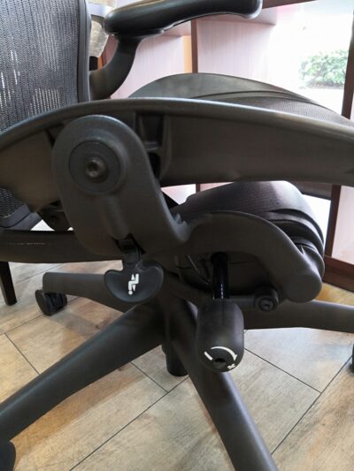 Herman Miller Aeron Chair 4