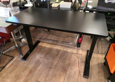 electric height desk 1
