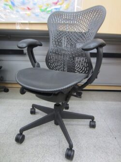 hermanmiller_mirrachairs_main