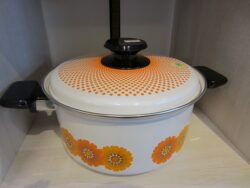 suncook-nipponia-enamel pot-3