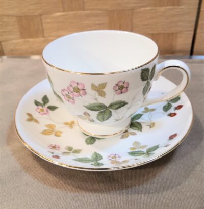 WEDGWOOD カップ＆ソーサー ワイルドストロベリー