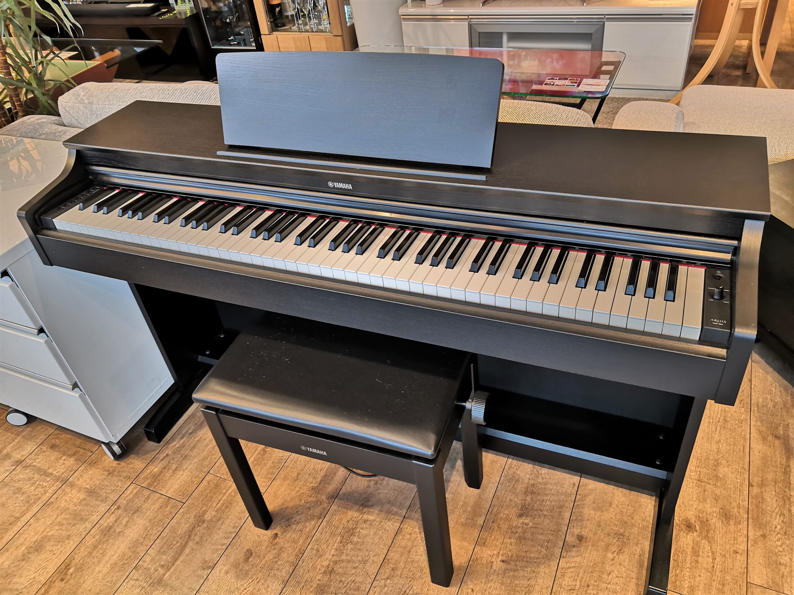中古】YAMAHA ARIUS 88鍵盤 木目調 ブラック 艶消し 鍵盤楽器 楽器 