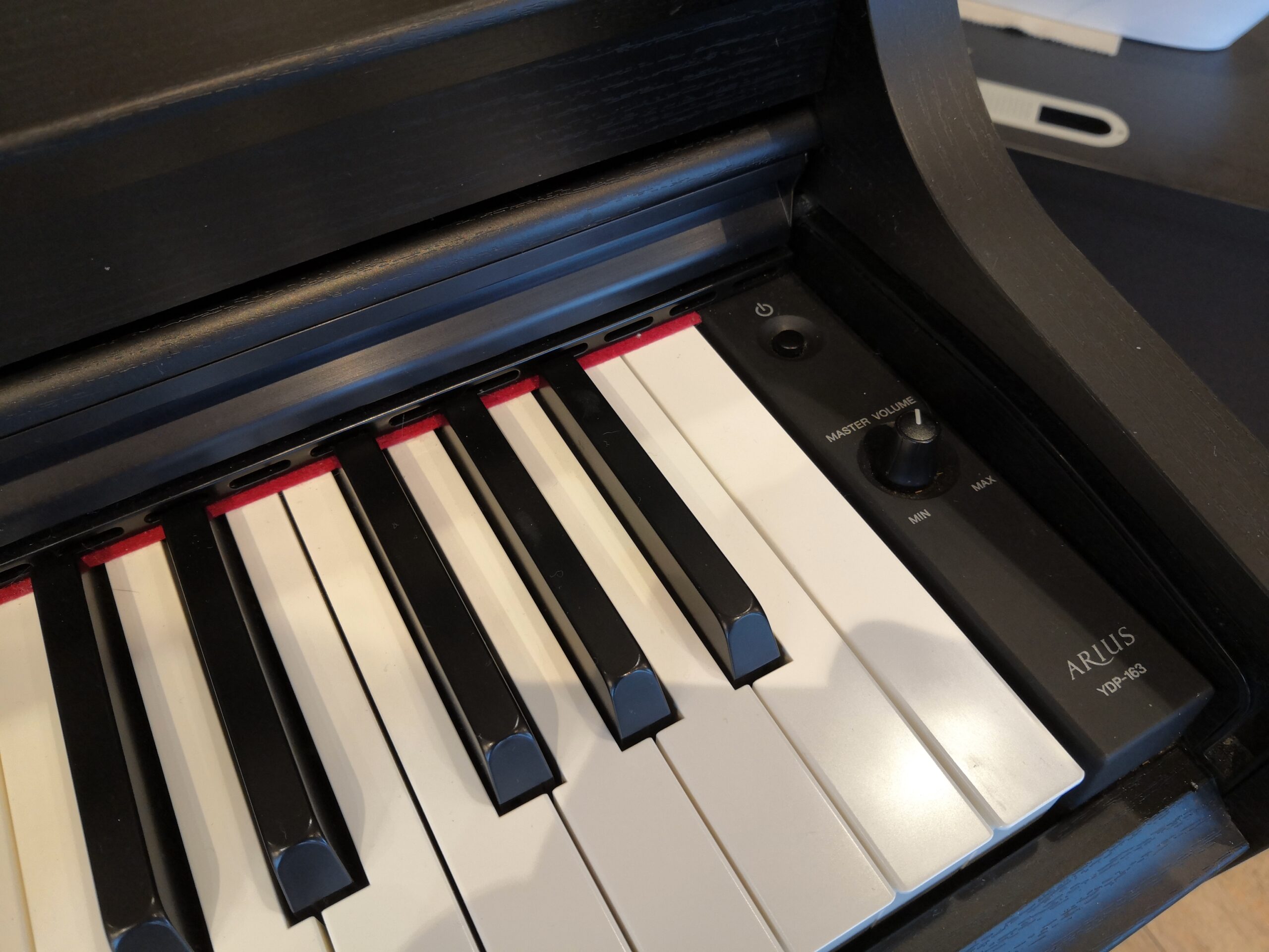 中古】YAMAHA ARIUS 88鍵盤 木目調 ブラック 艶消し 鍵盤楽器 楽器 