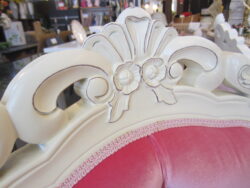 cat legs-princess-chair-3