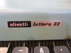 Olivetti-Typewriter-4