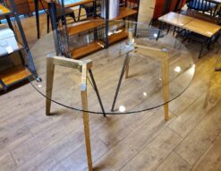 a.depeche　アデペシュ　G-Knot　glass　table　1200round　Gノット　ガラステーブル　ラウンド　ダイニングテーブル　ガラス　オーク材　異素材MIX　モダン　シンプル　オシャレ　お洒落　リサイクルショップ　再良市場　天白　名東　おススメ　オススメ　中古品　美品