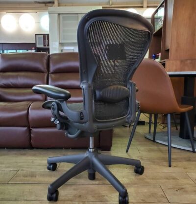 hermanmiller　ハーマンミラー社　aeron　chair　クラシックアーロンチェア　エグゼクティブチェア　高機能チェア　ランバーサポート　腰痛対策　フル装備　サイズB　ビル・スタンフ　ドン・チャドウィック　リサイクル　最良市場　天白区　名東区　昭和区　千種区　瑞穂区　緑区　日進市　チルト機構　買取　出張買取　高価買取　販売　お値打ち　特価　1点物　1点モノ　早い者勝ち　おすすめ　おしゃれ　中古品　キレイ