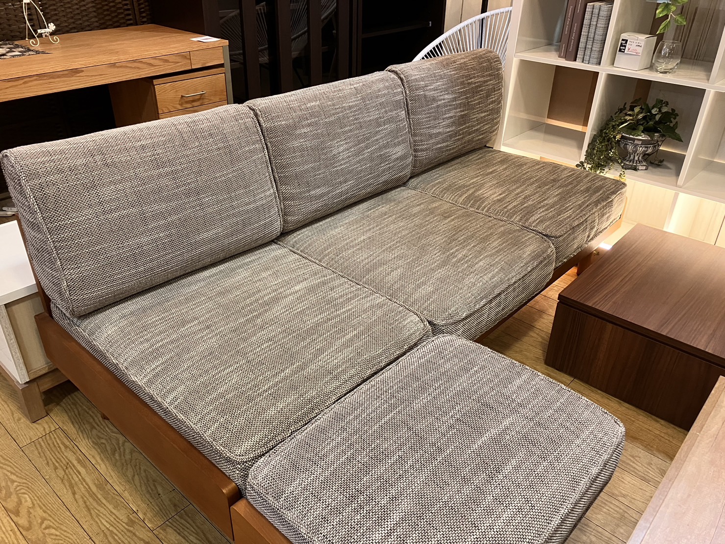 中古】unico 3人掛けソファ オットマン付き アルベロ 入荷しました