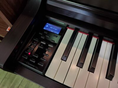 Yamaha　ヤマハ電子ピアノ　クラビノーバ　レッスン曲内蔵　楽器　初心者向け　高級デジタルピアノ　グランドピアノ音　ニューダークローズウッド調　再生市場　良品市場　リサイクル屋　中古屋　