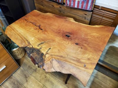 一枚板天板　無垢材　天然木　古木　古材　こぶ杢　杢目　レトロ　アンティーク家具　ビンテージ　