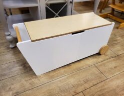 abode　アボード　BENCH BOX　ベンチボックス　デザイナーズ家具　津留敬文　おもちゃ入れ　収納ボックス　整理　片付け　子供部屋　国産　サイドテーブル　椅子　ブナ　無垢材　北欧　ナチュラル　カフェ　玄関　キッズ　リサイクルショップ　再良市場　天白　名東　昭和　千種　瑞穂　緑　日進　豊明　東郷　おススメ　オススメ お洒落　オシャレ　中古　美品