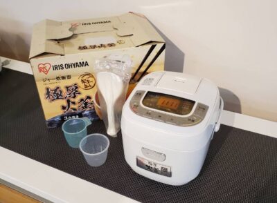 新品　未使用品　IRISOHYAMA　アイリスオーヤマ　3合炊き　マイコン炊飯器　炊飯ジャー　極厚火釜　大火力　上下ヒーター　早炊き　省エネん　単身　少人数家族　新生活　リサイクルショップ　再良市場　天白　名東　昭和　千種　瑞穂　緑　日進　豊明　東郷　おススメ　オススメ お洒落　オシャレ　中古　美品