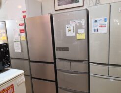 HITACHI 日立 2022年製 Ｒ-V38RV(N) 右開き 3ドア シャンパン 真ん中野菜室 自動製氷 375L 冷凍冷蔵庫 1