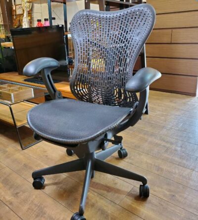 HermanMiller　ハーマンミラー　MirraChair　ミラチェア　ワークチェア　オフィスチェア　デスクチェア　STUDIO7.5　ガス圧昇降　前傾チルト　ランバーサポート　リクライニング　軽量　トライフレックス　イス　リサイクルショップ　再良市場　天白　名東　昭和　千種　瑞穂　緑　日進　豊明　東郷　おススメ　オススメ お洒落　オシャレ　中古