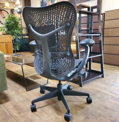 herman　miller　ハーマンミラー社　mirrachair　ミラチェア　チェア　デスクチェア　パーソナルチェア　多機能チェア　高機能チェア　ガス圧式　アジャスタブル機能　studio7.5　スタジオ7.5　多機能　高機能　椅子　リサイクル　最良市場　天白区　名東区　昭和区　千種区　瑞穂区　緑区　日進市　豊明市　東郷町　買取　出張買取　高価買取　販売　お値打ち　特価　1点物　1点モノ　早い者勝ち　おすすめ　おしゃれ　中古品