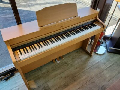 Roland　ローランド　電子ピアノ　DigitalPiano　デジタルピアノ　2016年　ナチュラルビーチ調　ナチュラル　モダン　無線接続　88鍵　Bluetooth機能　エントリーモデル　スマホ連携　ピアノ　リサイクルショップ　再良市場　天白　名東　昭和　千種　瑞穂　緑　日進　豊明　東郷　おススメ　オススメ お洒落　オシャレ　中古