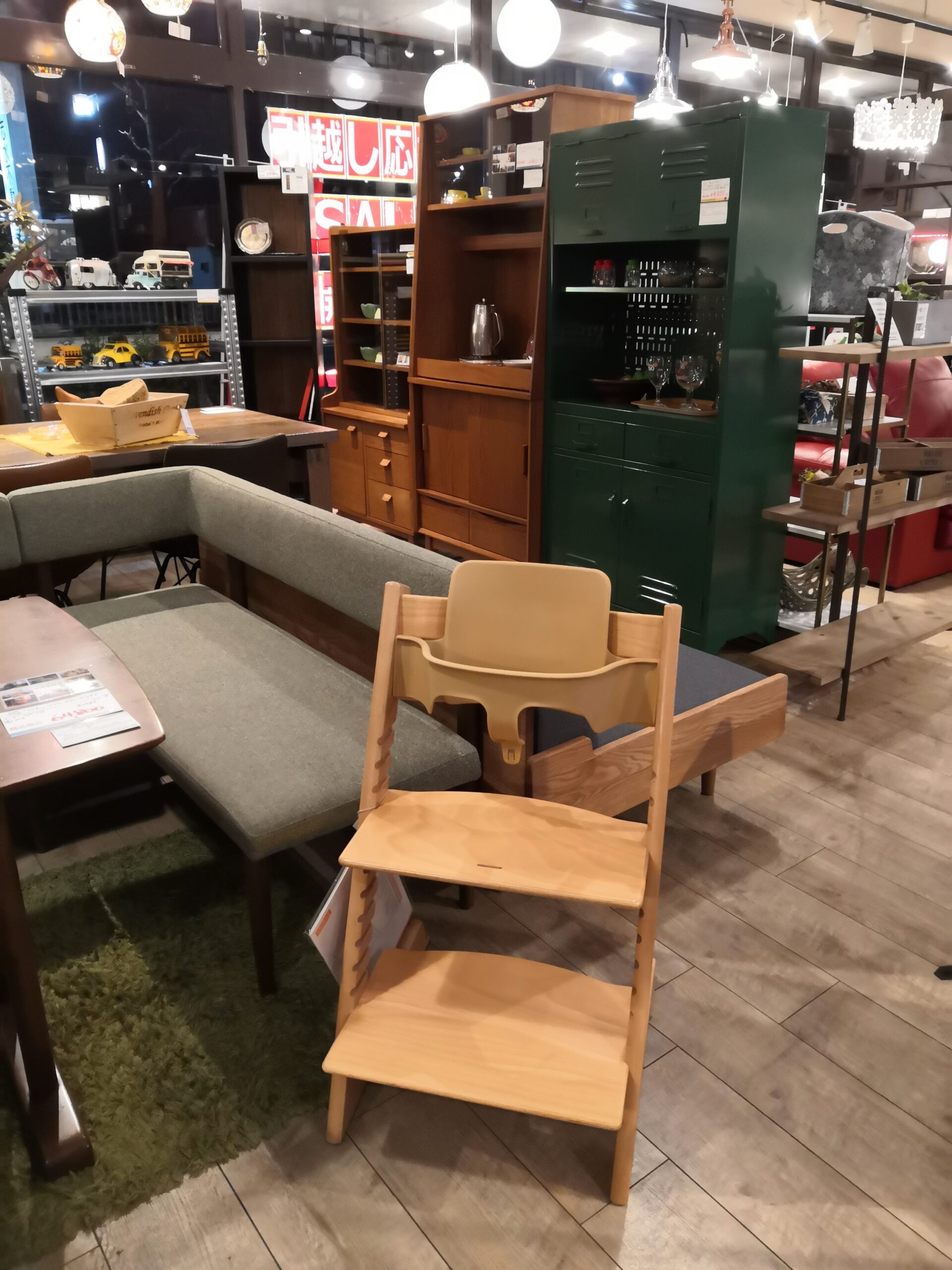 中古品】STOKKE ストッケ ハイチェア ベビーチェア ハイタイプ