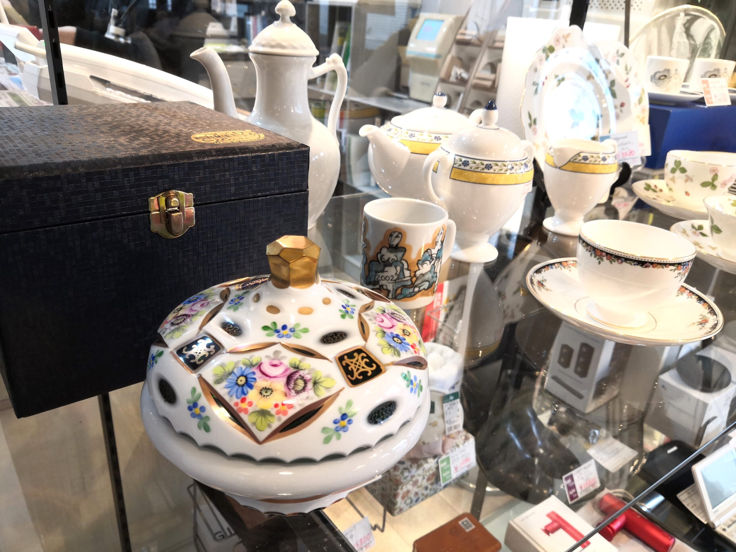 中古品】ボヘミアガラス BOHEMIA ハンドメイド 花柄 ガラス 陶器