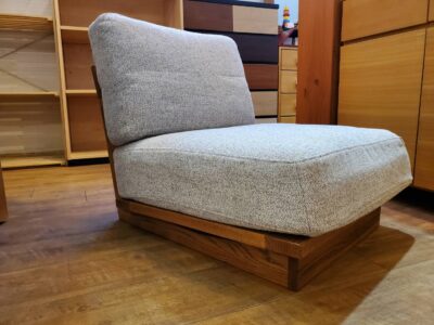 MOMO NATURAL　モモナチュラル　CLOUD LOW SOFA　1シーター　1人掛け　ソファ　パーソナルソファ　ファブリック　オーク材　無垢材　木枠　木製フレーム　カバーリング　ロータイプ　ローソファ　リサイクルショップ　再良市場　天白　名東　昭和　千種　瑞穂　緑　日進　豊明　東郷　おススメ　オススメ お洒落　オシャレ　中古