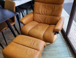 EKORNES　エコーネス　Stressless　ストレスレス　チェア　パーソナルチェア　ラウンジチェア　リクライニングチェア　オットマン　足置き　本革　キャメル　北欧　簡単操作　1人掛けチェア　リサイクルショップ　再良市場　天白　名東　昭和　千種　瑞穂　緑　日進　豊明　東郷　おススメ　オススメ お洒落　オシャレ　中古