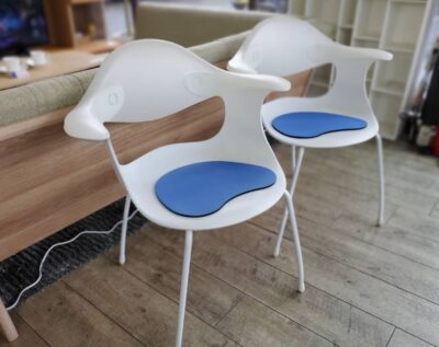 Driade　ドリアデ　BLUEBELLE　ブルーベルチェア　デザイン家具　デザイナーズ家具　ロス・ラヴグローヴ　イタリア　モダン　インテリア　カフェ　店舗什器　チェア　アームチェア　ダイニング　オフィス　ホワイト　コレクション　リサイクルショップ　再良市場　天白　名東　昭和　千種　瑞穂　緑　日進　豊明　東郷　おススメ　オススメ お洒落　オシャレ　中古
